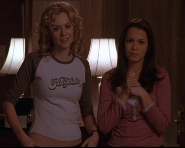  Who's in this scene with Haley and Peyton?