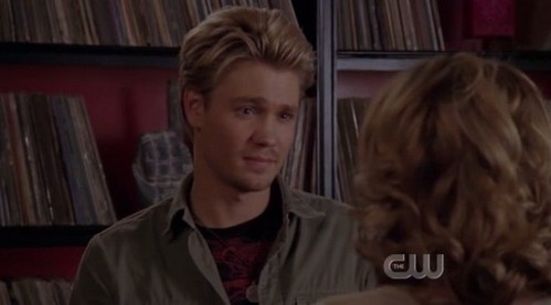  It's the first time that Lucas says to Peyton "I l’amour you" ?