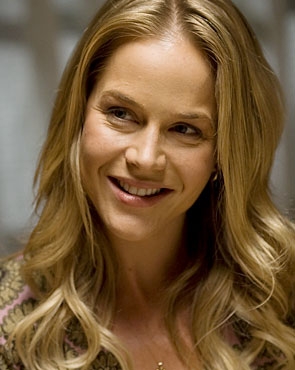  Which episode was actress Julie Benz on?