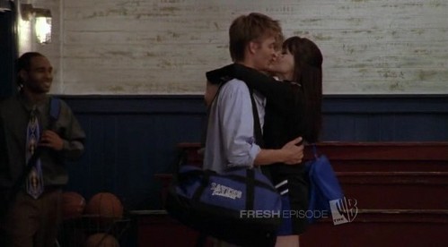 Brucas's kiss : Which episode is it ?