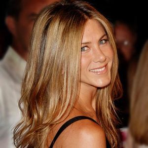  baciare AND TELL: Which of these actors has Jennifer Aniston never kissed in a film?
