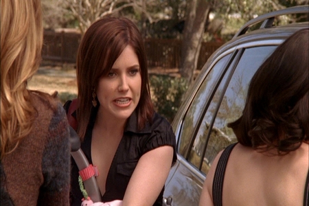  Boy shouts: Do bạn have any chicken fingers? Brooke: ... Peyton: Brooke we are outside.