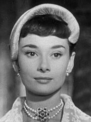  A estrella IS BORN! When was Audrey Hepburn born?