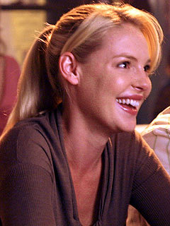  when do izzie and alex have their first kiss?