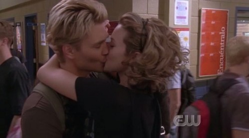  LEYTON'S SONGS - Which song is playing during this scene ?