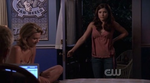  brucas MOMENTS : Which song is playing during this scene ?