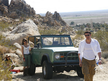  In 'The Skull in the Desert', Who did Sheriff Daws ask to pick up Kellogg's humvee?