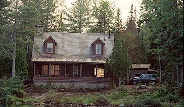  início SWEET HOME: In which film would you find this house?