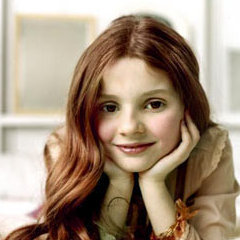  What jour did Bella give birth to Renesmee and who was the baby girl delivered by?