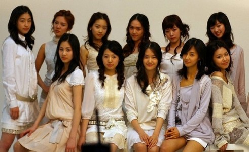  Who was suppose to be an SNSD member?