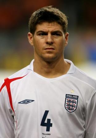  What is name of Steven Gerrard wife?