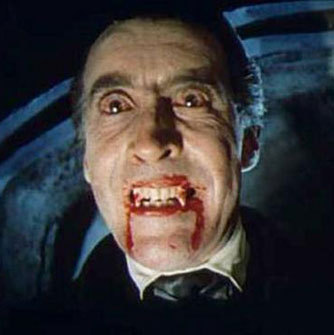  Who is the actor portraying Dracula in this still?