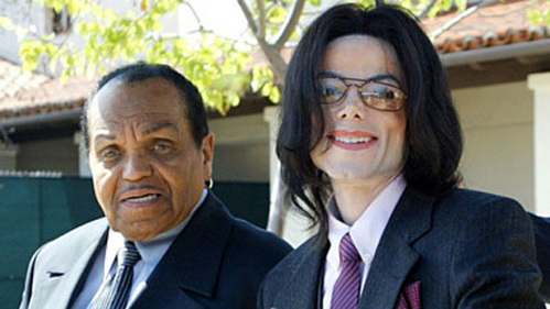  Who is in the photo with Michael?