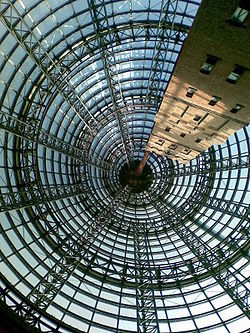  How many stores does Melbourne Central Shopping Centre have AND what was it originally called?