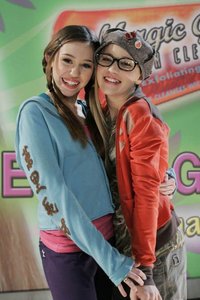  How Old was Emily Osment when she started to play Lilly Truscot role in Hannah Montana?