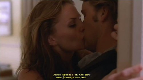  How many moments of Chameron kissing have we seen ?(until season 5)