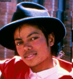  What 年 did Michael realse the "Thriller" album?