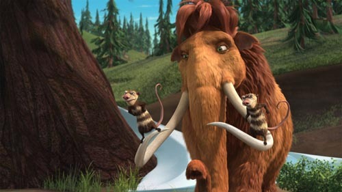 Queen Latifa makes the voice of this wooly mammoth in the Ice Age film series, what's her name?