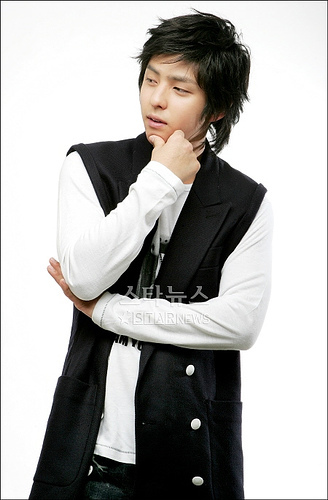In most cutest Korean male,how much votes for Kim Ki Bum? 