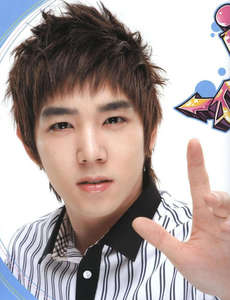  In 2002,Kangin won on ________ place in SM YOUTH BEST CONTEST.