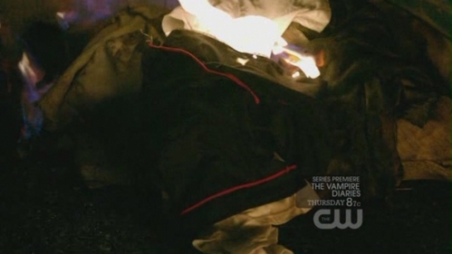  who burned these bloody clothes at the end of the pilot episode?