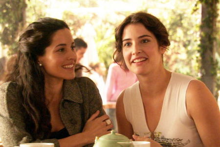  Where did Cobie go on holiday for navidad in 2008?