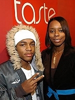  What is Bow Wow's mother's name?