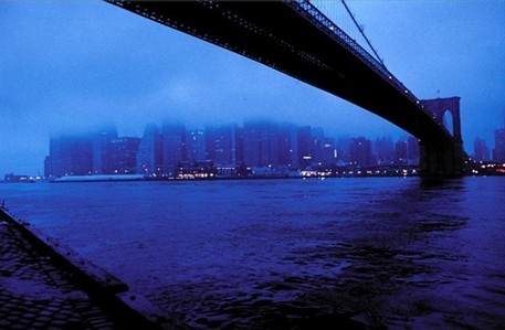  What is the main bridge in "Kate & Leopold"?