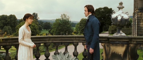  In the 2005 film, what is the first pergunta Mr. Darcy asks Lizzie after running into her at Pemberley?