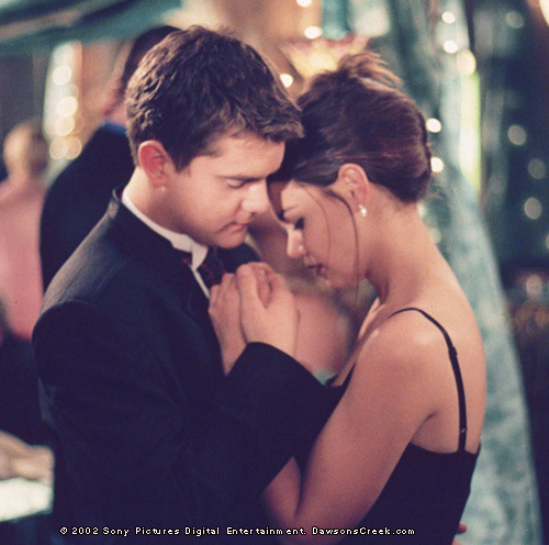In episode 3.22 The Anti-Prom what piece of jewelry does Pacey remember Joey telling him about?
