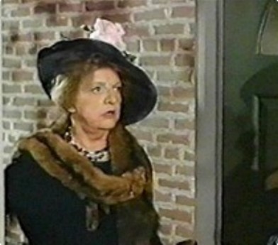 In the Bewitched series, what did Aunt Clara collect?