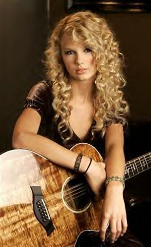  How long was Joe Jonas' phone break-up with country singer, Taylor Swift?