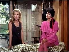  Elizabeth Montgomery who played Samantha Stephens in A Feiticeira also played the part of her kooky cousin. What was her name?