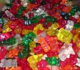  what celebrity favorito! dulces is gummy bears!!