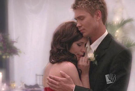 Brooke: Why didnt you let me _______ ?(naley´s weeding)
