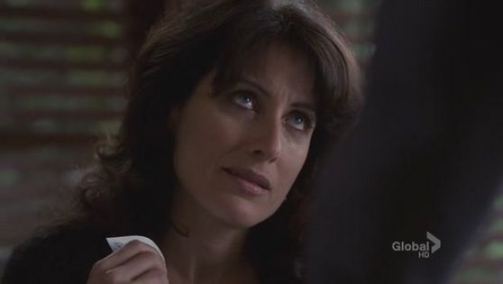  40. This moment for huddy is great she knows something is wrong with house and just wants him to let her in “house talk to me”