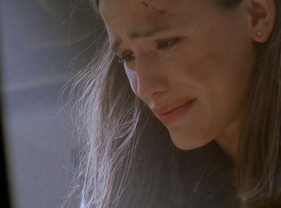  Jennifer Garner as Diane Agostini in Aftershock: Earthquake in New York, wearing a pair of diamond stud earrings