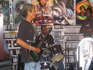  Michael on guitarra and Fabian on drums