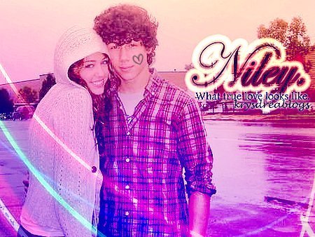  Nick Jonas & Miley Cyrus