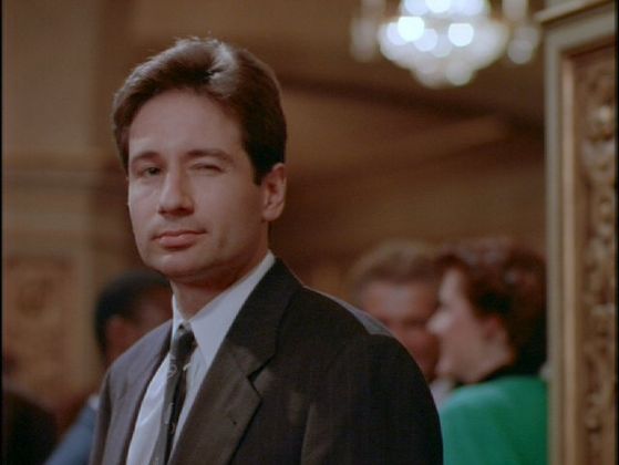  Season One Young At coração # ~ Mulder Winks At Scully