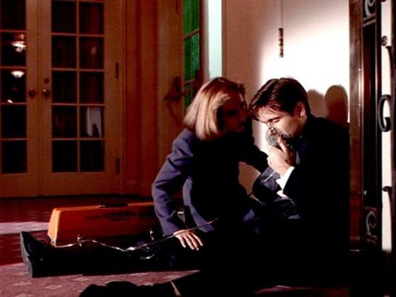  Season One feu # ~ Scully Goes To See If Mulders Ok After Trying To Save The Kids From The feu