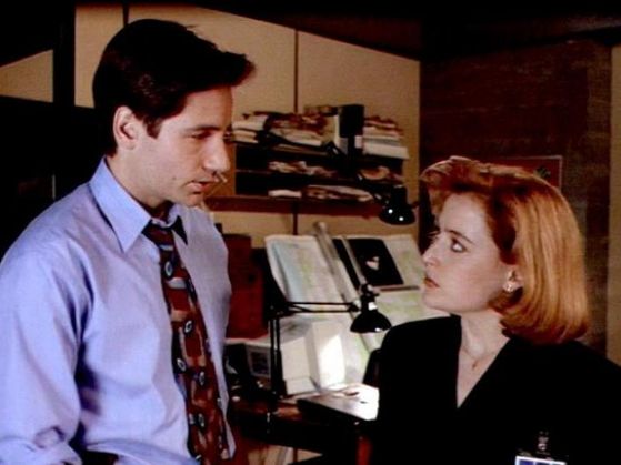  Season One Beyond The Seas # ~ Mulder Calls Scully DANA