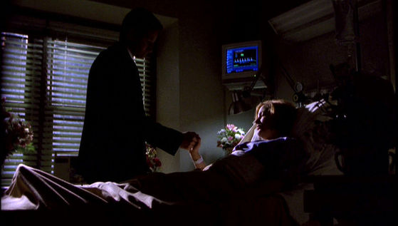 Season Six Tirthonus # ~ Mulder Holds Scullys Hand While Shes In Hosptail