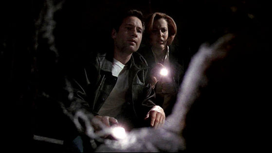 Season Six HTGSC # ~ Scully - Mulder Shes Wearing My Outfit - Mulder : How Embrassing