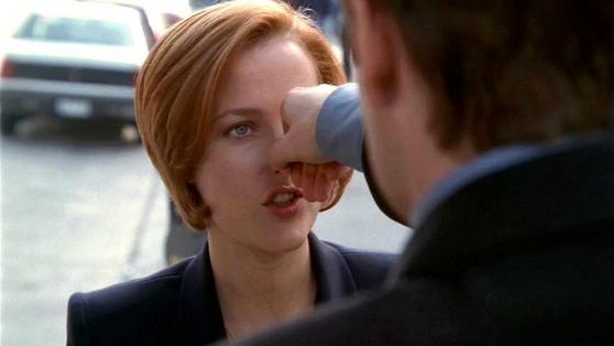  Season Seven The Amazing Maleeni # ~ Mulder Shows Scully A Magic Trick