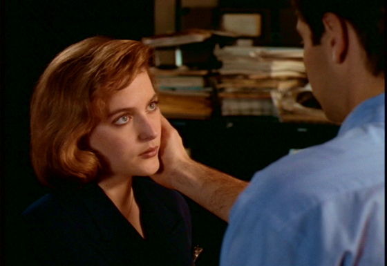  Season One Beyond The Sea # ~ Mulder : Im Sorry About Your Father (Strokes Scullys Face)