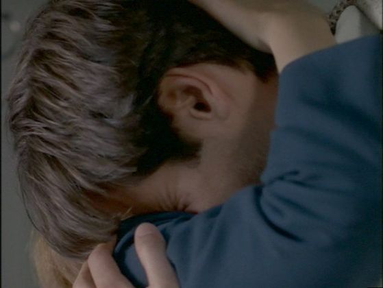  Season Four Herrenvolk # ~ Scully Hugs Mulder , He Cries In Her Arms