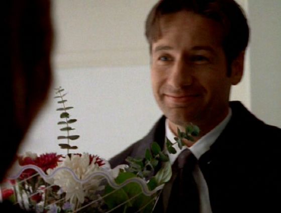  Season Four Memento Mori # ~ Mulder Brings Scully Цветы