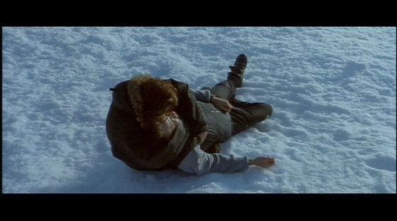  XFiles : FTF # ~ Scully Hugs Mulder In The Snow