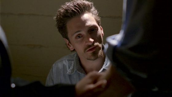  Season Six Milagiro # ~ Scully Grabs Mulders Arm